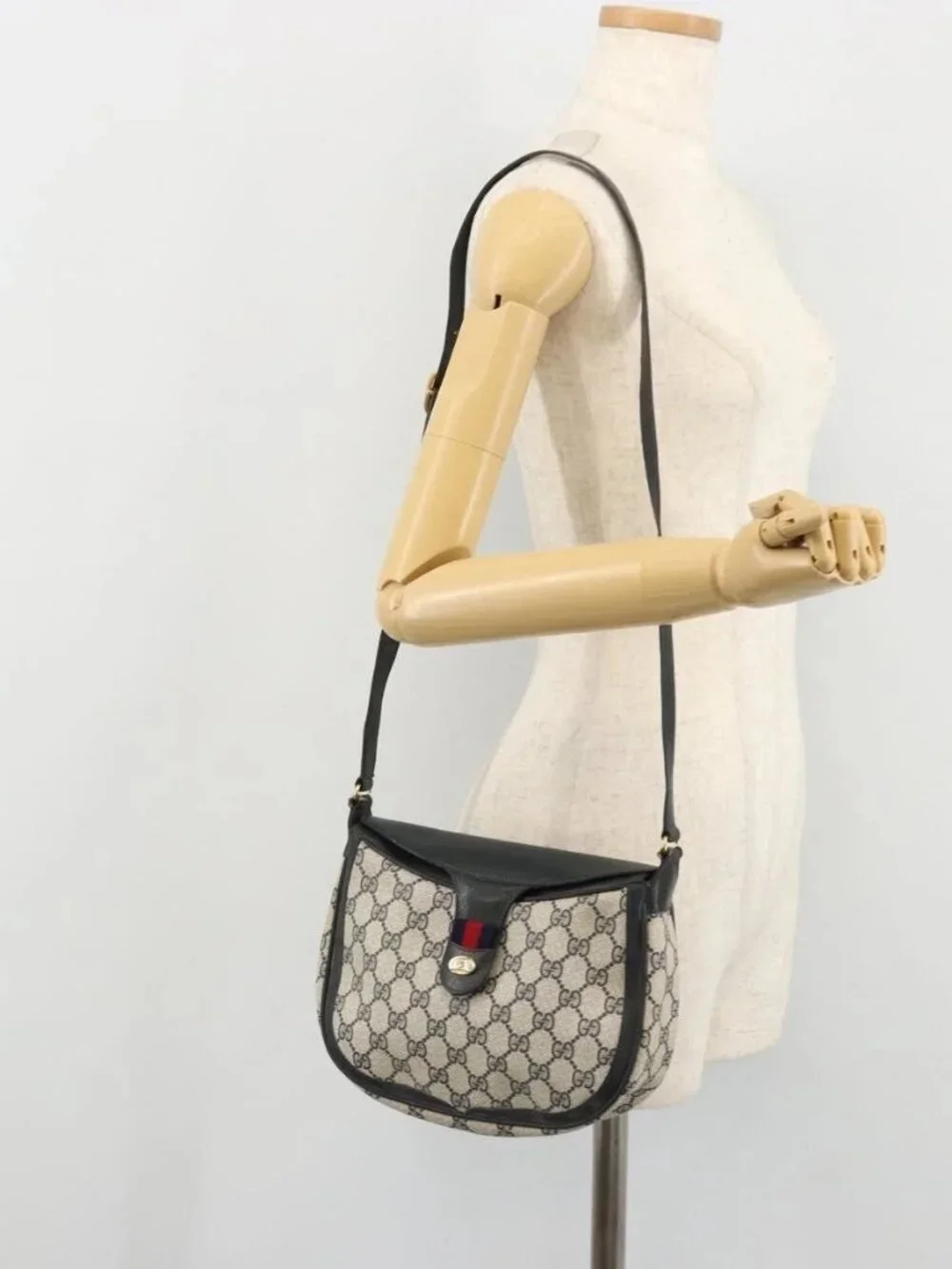 GUCCI GG Supreme Sherry Line Shoulder Bag PVC Navy Gold 10 02 056 Auth YKZ1259